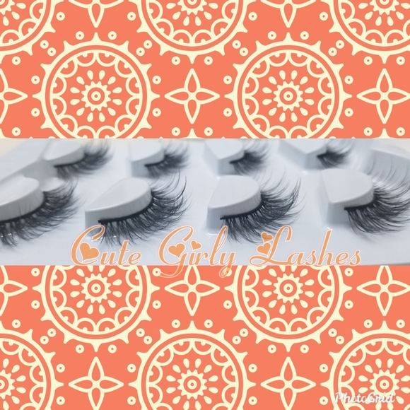 4 pair of soft light lashes - Picture 3 of 3